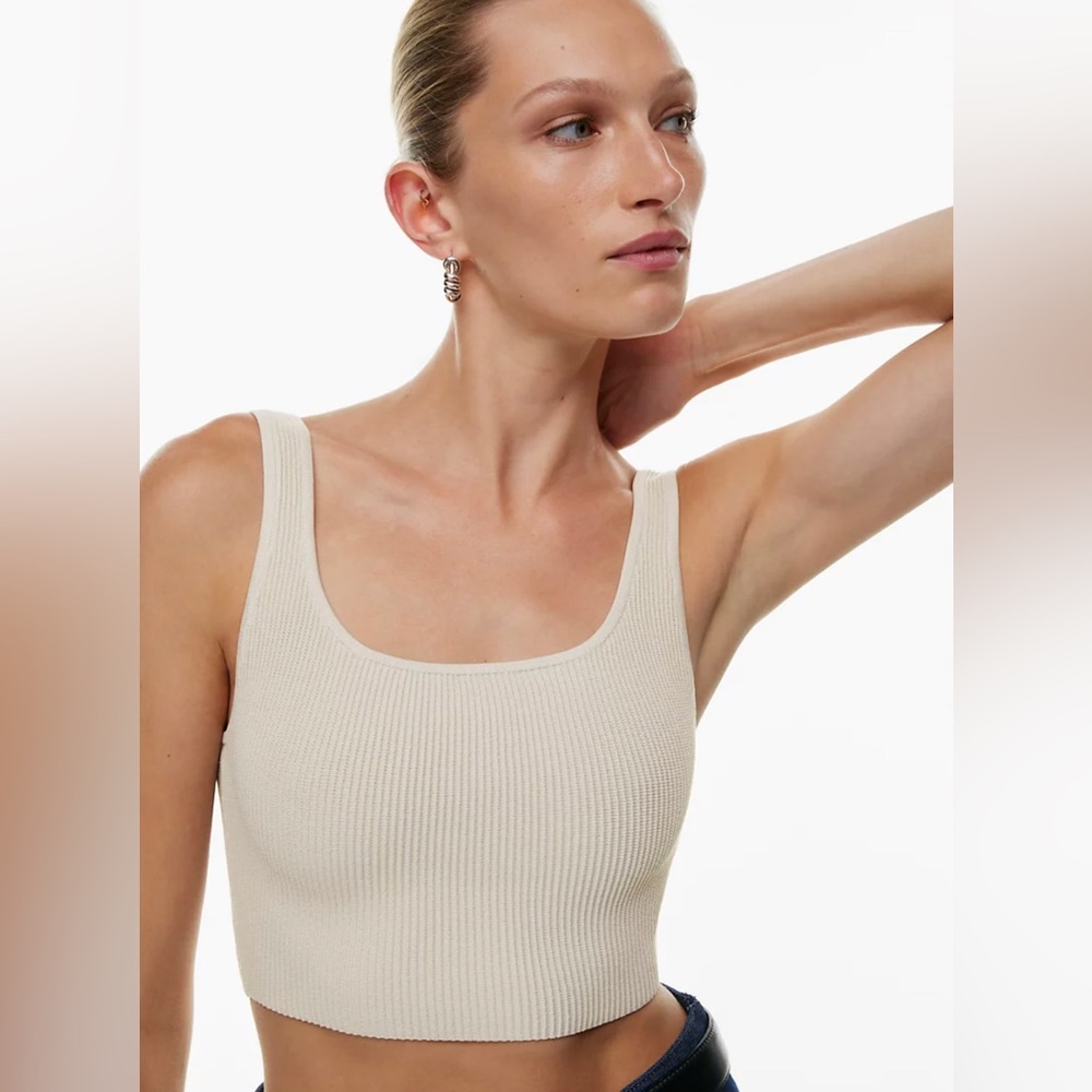 Aritzia Babaton Sculpt Squareneck Cropped Tank in Matte Pearl